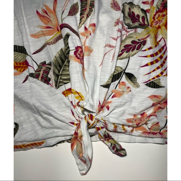 Old Navy Tropical Floral Crop Top - Picture 5 of 7